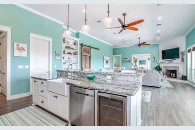 922 Palmridge Drive, Crystal Beach, TX 77650 - Photo 6