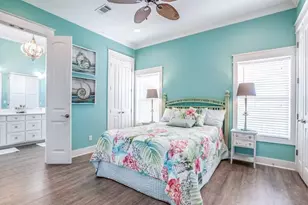 922 Palm Ridge Dr, Crystal Beach, TX 77650 - Photo 8