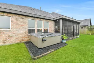10015 Goliad Dr, Mont Belvieu, TX 77523 - Photo 36