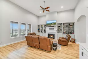 10015 Goliad Dr, Mont Belvieu, TX 77523 - Photo 10