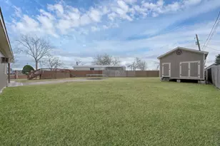19096 County Rd 669F, Alvin, TX 77511 - Photo 14