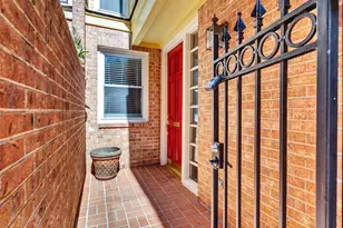 2012 McDuffie St, Houston, TX 77019 - Photo 2