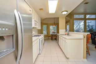 4606 Russett Ln, Sugar Land, TX 77479 - Photo 8
