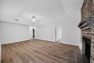 15410 Wildwood Lake Dr, Houston, TX 77083 - Photo 2