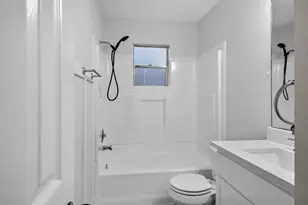 15410 Wildwood Lake Dr, Houston, TX 77083 - Photo 8