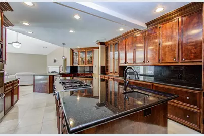 6423 Oakmont Creek Drive, Spring, TX 77379 - Photo 14