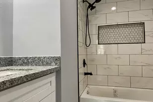 5502 Heron Dr, Houston, TX 77033 - Photo 16