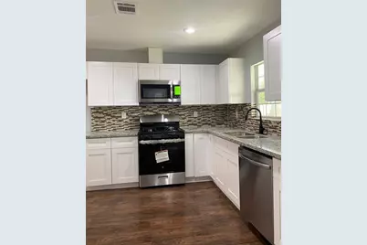 5502 Heron Drive, Houston, TX 77033 - Photo 6