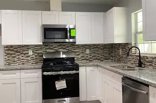 5502 Heron Dr, Houston, TX 77033 - Photo 6