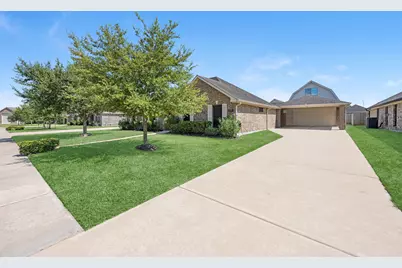 6830 Gonzales Point, Manvel, TX 77578 - Photo 4