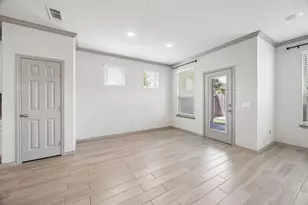 1903 Monaco Memorial Ln, Houston, TX 77043 - Photo 10