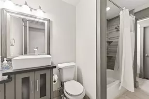 3684 Ocee St, Houston, TX 77063 - Photo 16