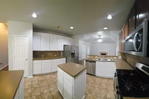 8614 Briar Oaks Ln, Baytown, UT 77523 - Photo 8