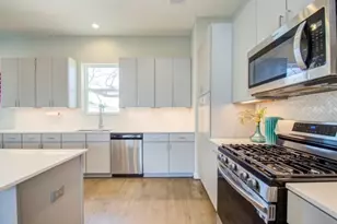 8411 Hempstead Rd, Houston, TX 77008 - Photo 26