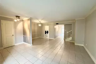 806 Wax Myrtle Ln, Houston, TX 77079 - Photo 4