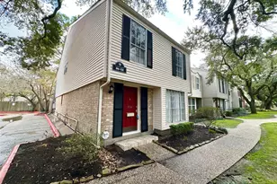 806 Wax Myrtle Ln, Houston, TX 77079 - Photo 2