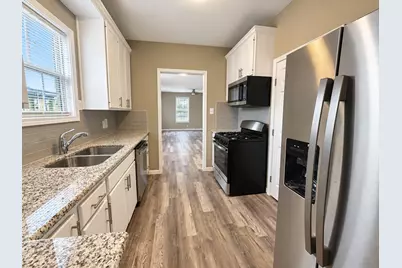 4611 Avenue Q 1/2, Galveston, TX 77551 - Photo 2