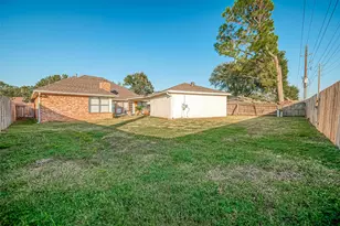 2810 Pineleaf Dr, Sugar Land, TX 77479 - Photo 34