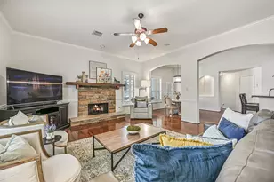 212 Falcon Lake Cir, Friendswood, TX 77546 - Photo 14
