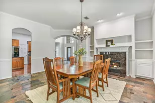 212 Falcon Lake Cir, Friendswood, TX 77546 - Photo 10