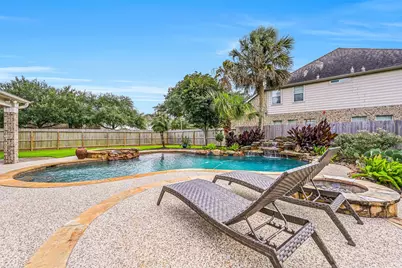 212 Falcon Lake Circle, Friendswood, TX 77546 - Photo 40