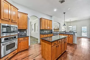 212 Falcon Lake Cir, Friendswood, TX 77546 - Photo 22