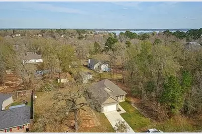 527 Autumn Lane, Livingston, TX 77351 - Photo 2