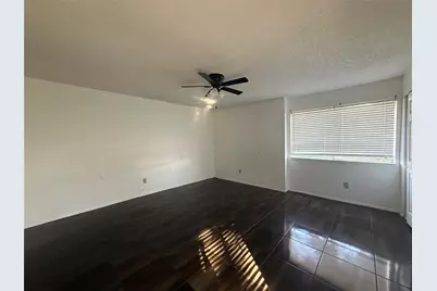 8498 Dairy View Lane, Houston, TX 77072 - Photo 10