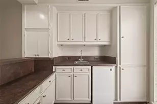 7937 Woodway Dr, Houston, TX 77063 - Photo 20