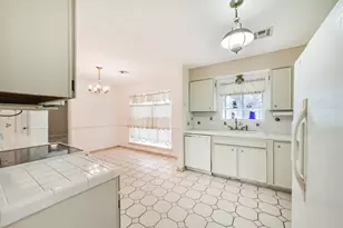 7510 Romney Rd, Houston, TX 77036 - Photo 10