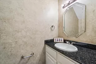 1950 Gentryside Dr, Houston, TX 77077 - Photo 10