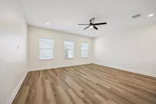 5402 Jonathan Ln, Houston, TX 77011 - Photo 8