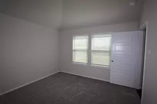 2508 Clydesdale Ln, Alvin, TX 77511 - Photo 4