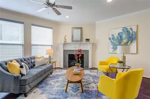 2607 Enclave At Shady Acres Ct, Houston, TX 77008 - Photo 4