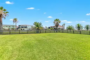 1319 Middle St, Surfside Beach, TX 77541 - Photo 4