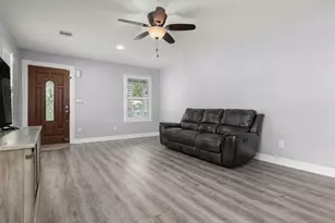 6910 Cayton St, Houston, TX 77061 - Photo 12