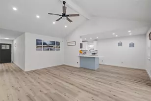 5742 Cartagena St, Houston, TX 77035 - Photo 10