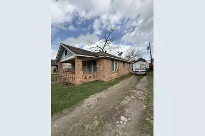 7351 Walker Street, Houston, TX 77011 - Photo 2