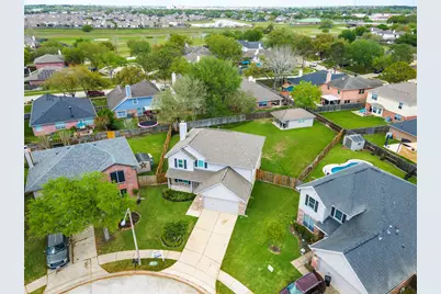 207 Fox Springs Court, Dickinson, TX 77539 - Photo 1