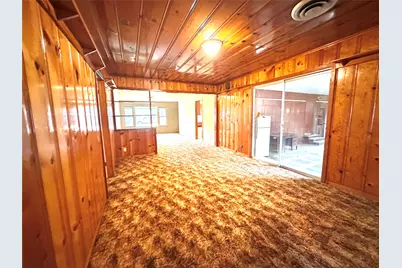 307 E Walnut Avenue, Winnie, TX 77665 - Photo 2