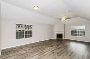 16907 Dusty Mill Dr E, Sugar Land, TX 77498 - Photo 4