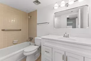 2224 S Piney Point Rd, Houston, TX 77063 - Photo 16