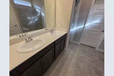 5640 Giving Grace Way, Houston, TX 77048 - Photo 10