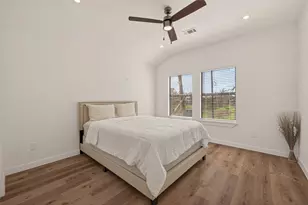 1311 E 35th St, Houston, TX 77022 - Photo 18