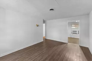 8002 Woodlyn Rd, Houston, TX 77028 - Photo 4