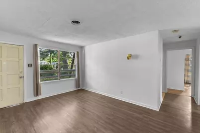 8002 Woodlyn Road, Houston, TX 77028 - Photo 8