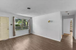 8002 Woodlyn Rd, Houston, TX 77028 - Photo 8