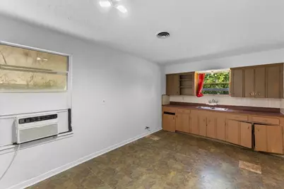8002 Woodlyn Road, Houston, TX 77028 - Photo 6