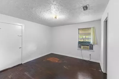 8002 Woodlyn Road, Houston, TX 77028 - Photo 14