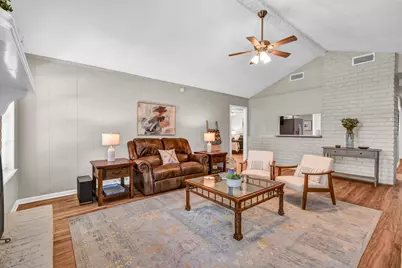 528 Daffodil Street, Lake Jackson, TX 77566 - Photo 16